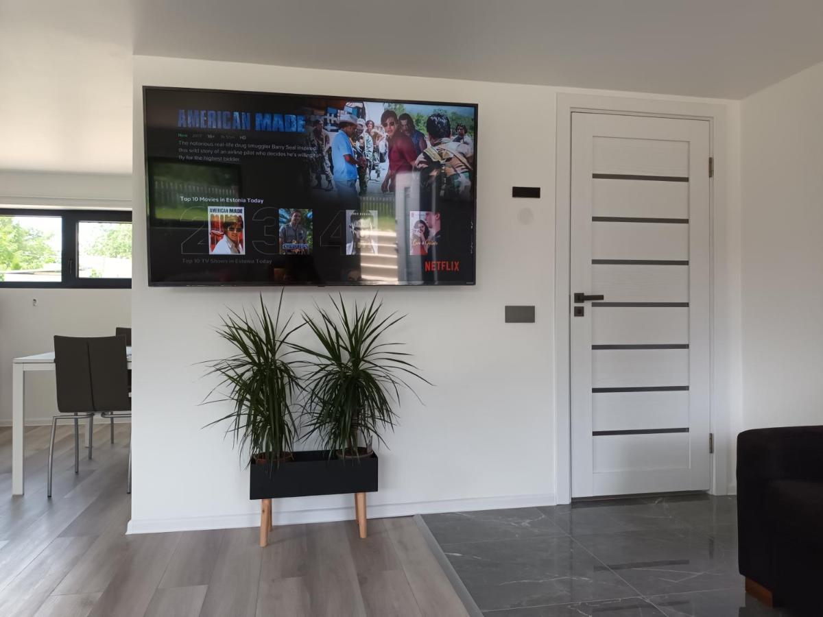 Luxury Apartment Private House And Parking Netflix Tartu Exterior foto